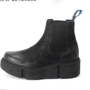John Fluevog Piccolomini Chelsea boots black